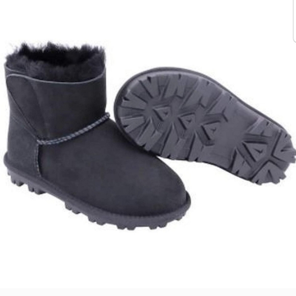 Kirkland Signature Kids Genuine sheepskin Shearling Boots  Nwt - Picture 4 of 8